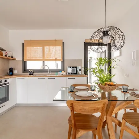 Seascape Pool, Air Con, View, Adult Only Apartment